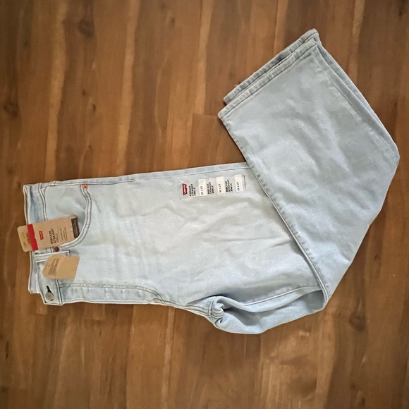 brand new levi jeans size 32 light wash - Picture 1 of 5